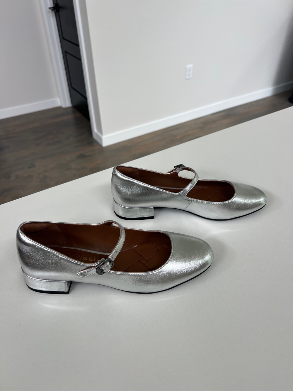 Kurt Geiger regent low heel mary jane silver metallic leather flats size 7 - Picture 9 of 11